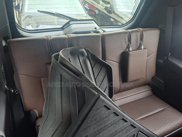 Toyota Land Cruiser Prado 2.8 2024 Black