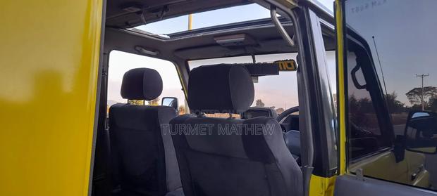 Toyota Land Cruiser Prado 3.0 D 1990 Yellow