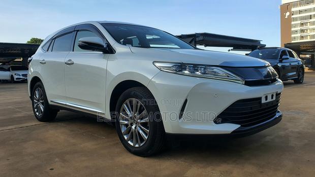 Toyota Harrier 2.0 2019 White