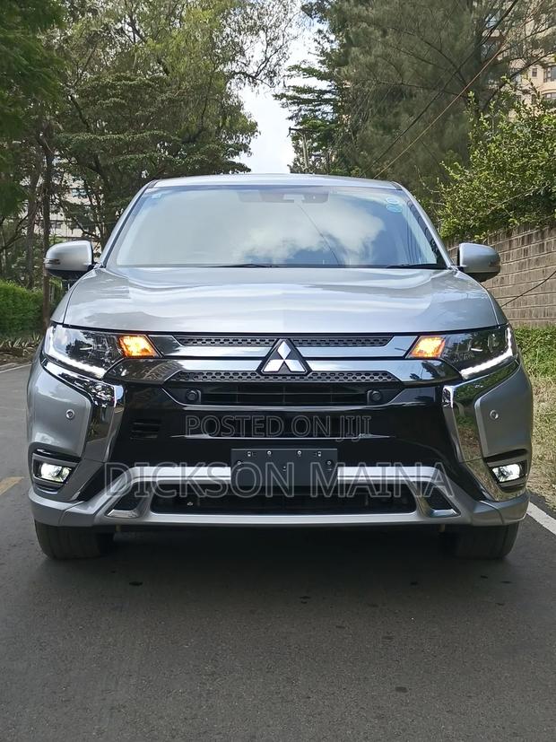 Mitsubishi Outlander 2.0 PHEV AWD 2018 Silver