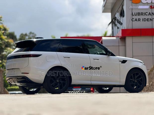 Land Rover Range Rover Sport SE 2024 White