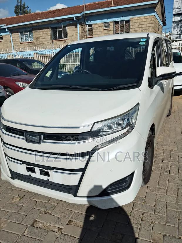 Toyota Noah 2.0 AWD (7 Seater) 2019 White
