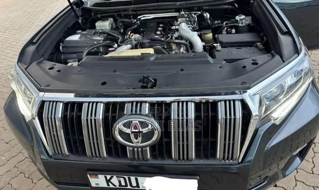 Toyota Land Cruiser Prado 3.0 TD 2010 Gray