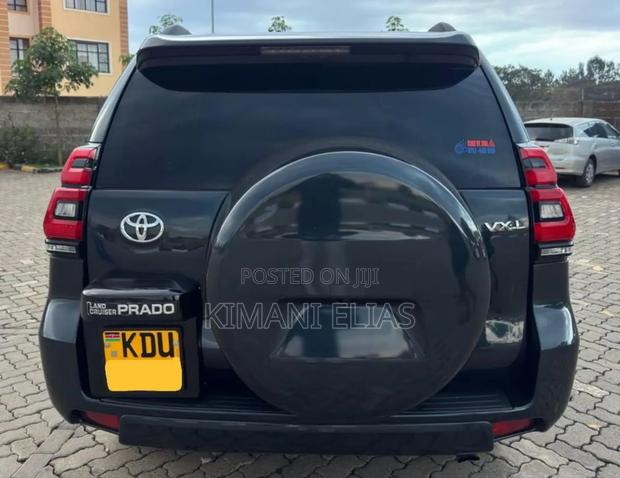 Toyota Land Cruiser Prado 3.0 TD 2010 Gray