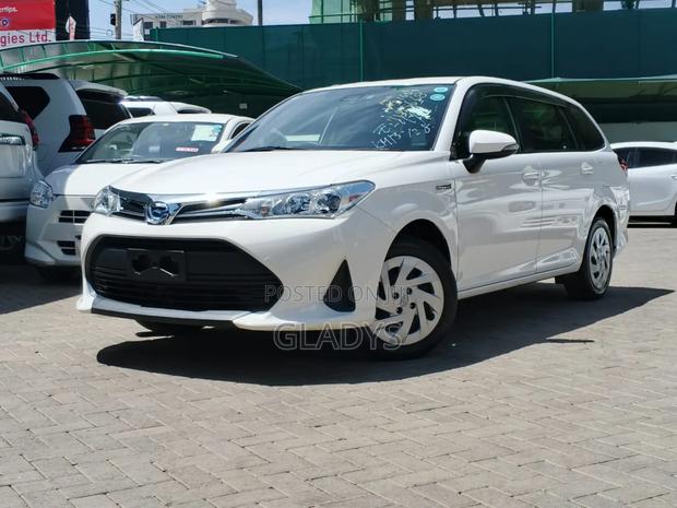 Toyota Corolla Fielder 2018 White