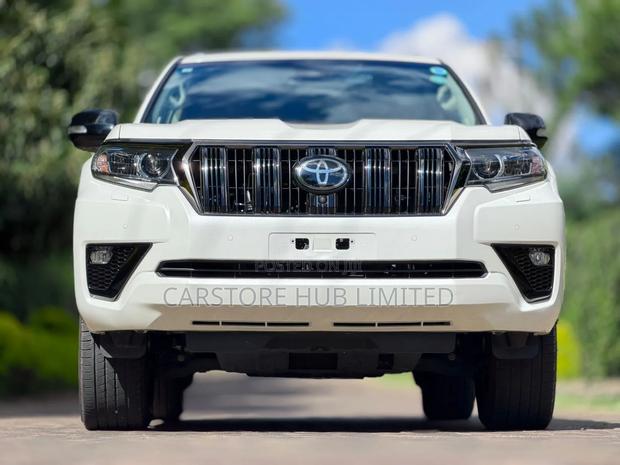 Toyota Land Cruiser Prado 2.8 2021 White