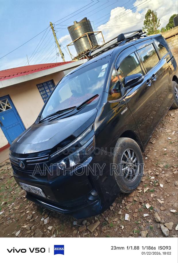 Toyota Voxy 2016 Black