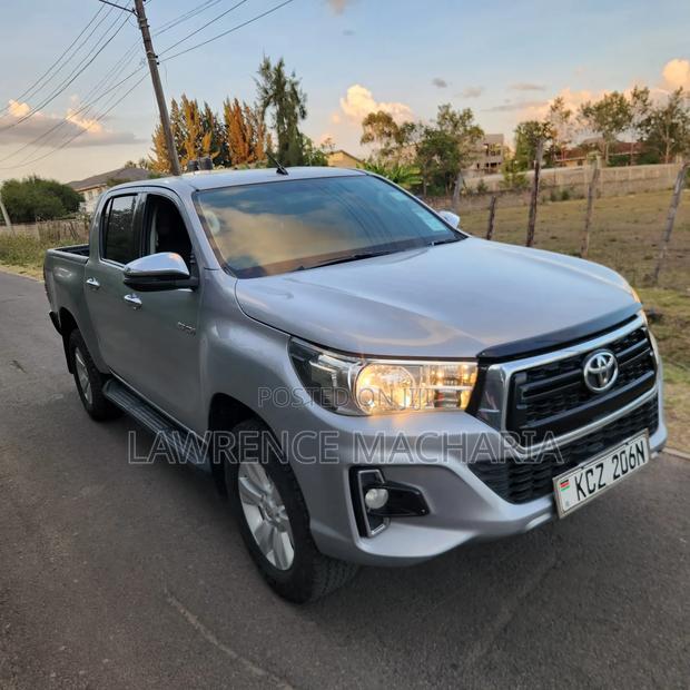 Toyota Hilux 2019 Silver