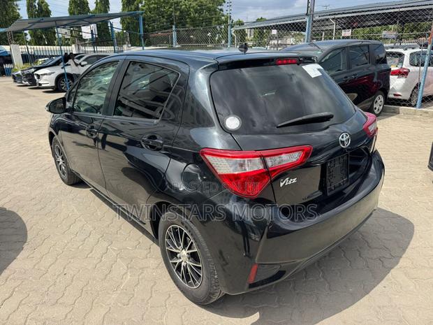 Toyota Vitz 1.0 FWD 5dr 2018 Black
