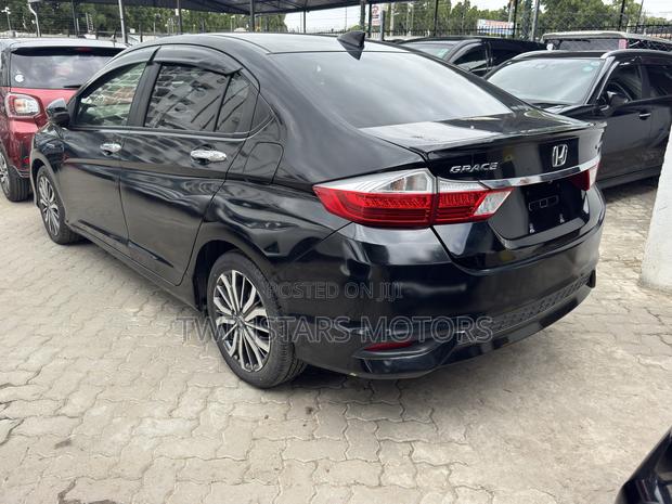 Honda Grace 1.5 Hybrid AWD 2020 Black