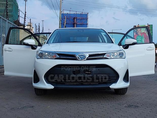 Toyota Axio 1.5 Hybrid 2WD 2019 White