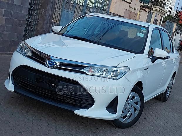 Toyota Axio 1.5 Hybrid 2WD 2019 White