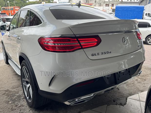 Mercedes-Benz GLE-Class GLE 350d 4MATIC 2019 White
