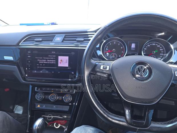 Volkswagen Touran 2018 Brown