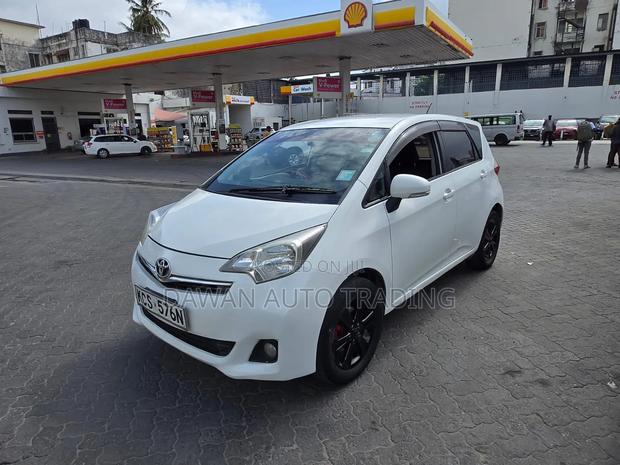 Toyota Ractis 2012 White