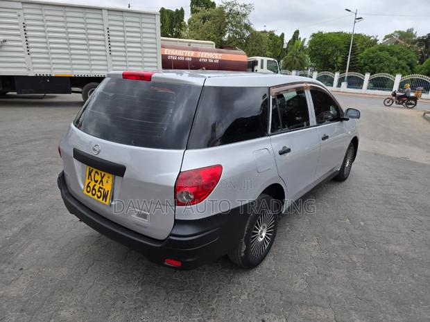 Nissan Advan 2013 Silver
