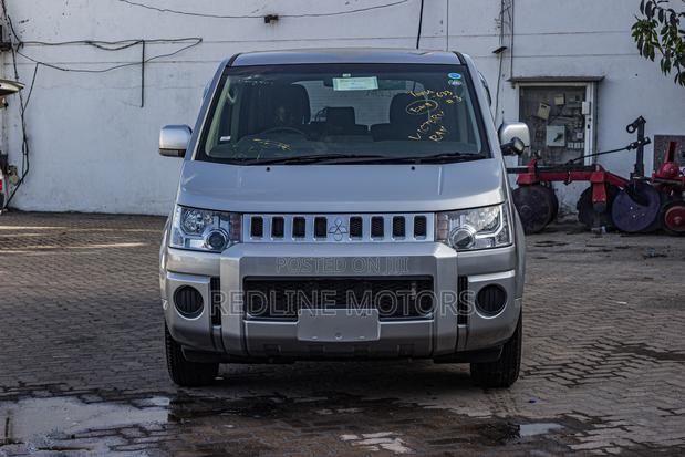 Mitsubishi Delica 2018 Silver