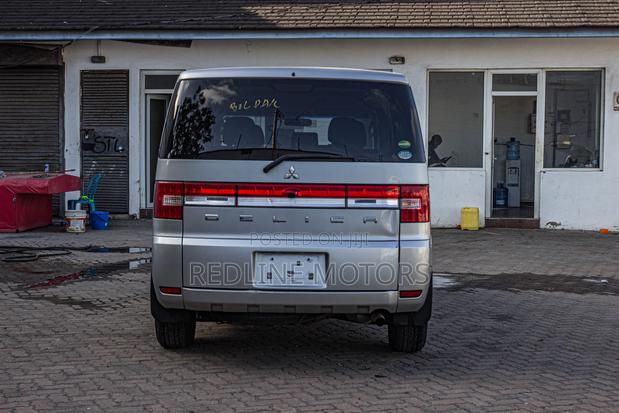 Mitsubishi Delica 2018 Silver