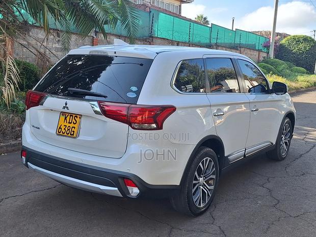 Mitsubishi Outlander 2017 Pearl
