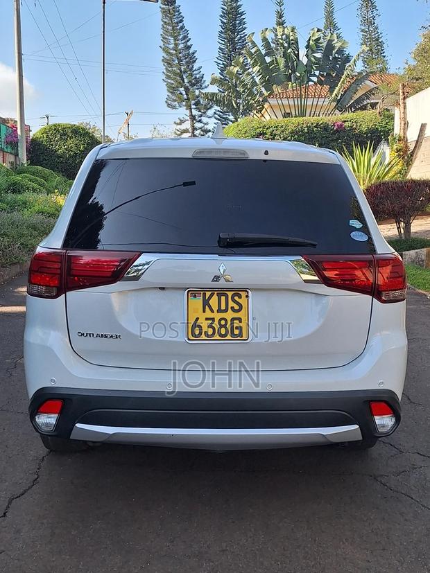 Mitsubishi Outlander 2017 Pearl