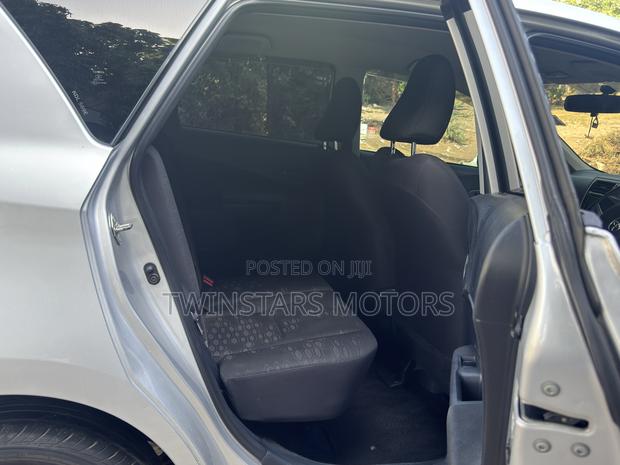 Toyota Ractis 1.5 AWD 2016 Silver