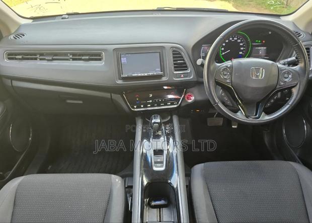 Honda Vezel 2018 Red