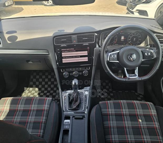 Volkswagen Golf GTI 2019 Pearl