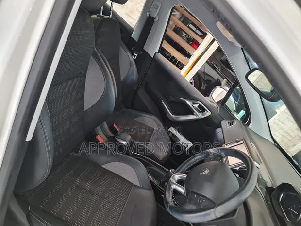 Peugeot 2008 2019 White
