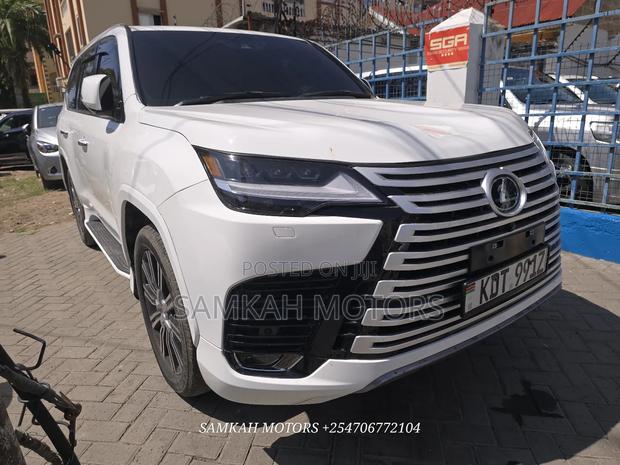 Lexus LX 2018 White