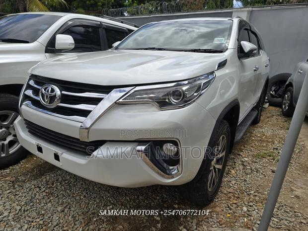 Toyota Fortuner 2018 White