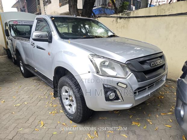 Isuzu D-MAX 2022 Silver