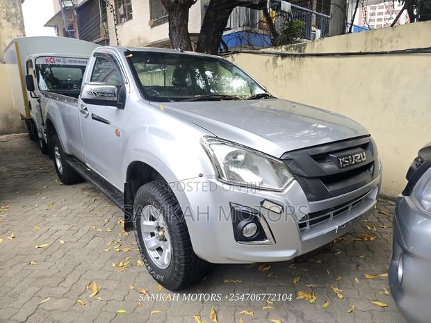 Isuzu D-MAX 2022 Silver