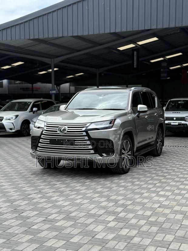 Lexus LX 2022