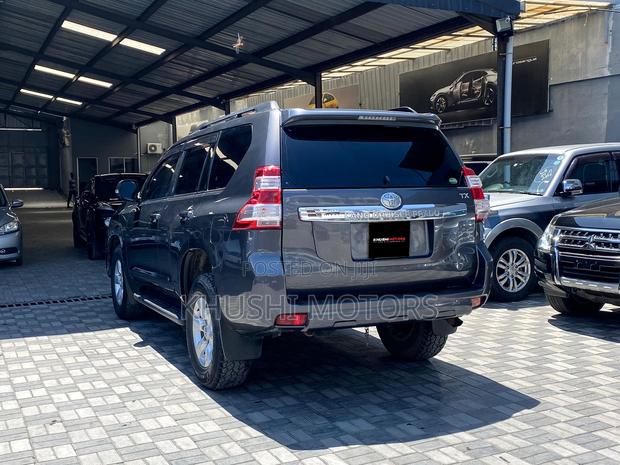 Toyota Land Cruiser Prado 2015 Gray