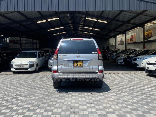 Toyota Land Cruiser Prado 2005 Silver