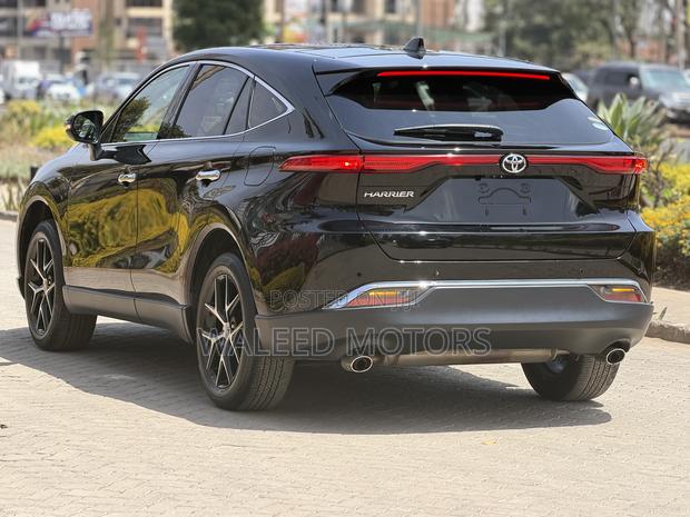 Toyota Harrier 2.0 2020 Black