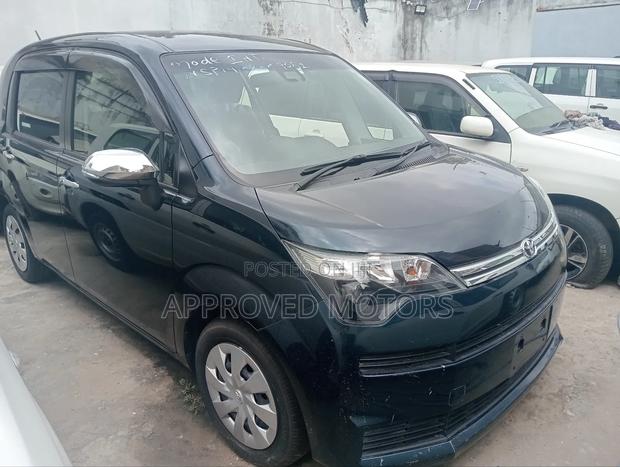 Toyota Spade 2018 Blue