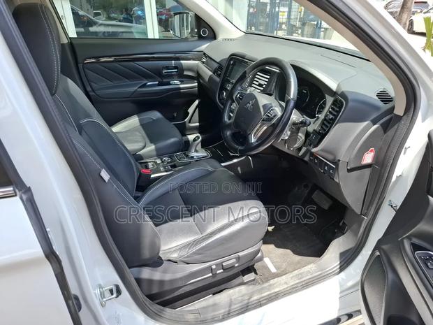 Mitsubishi Outlander 2019 White