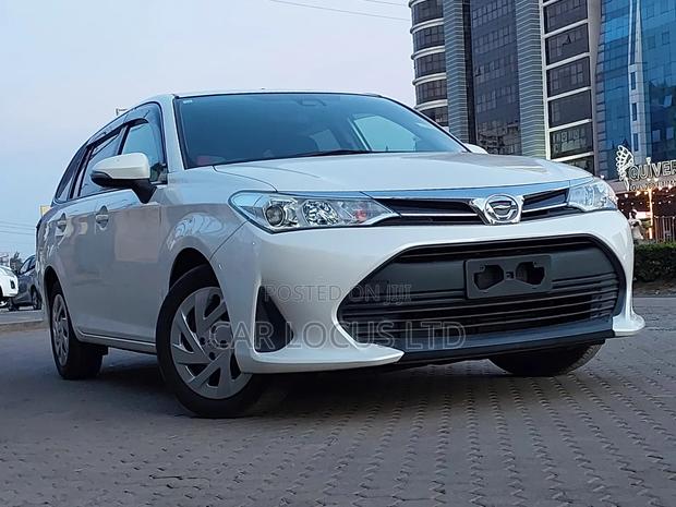 Toyota Corolla Fielder 1.5 Petrol FWD 2018 Pearl