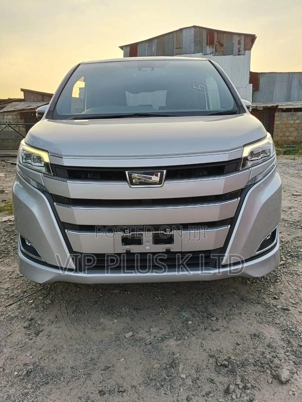 Toyota Noah 2.0 FWD (8 Seater) 2020 Silver