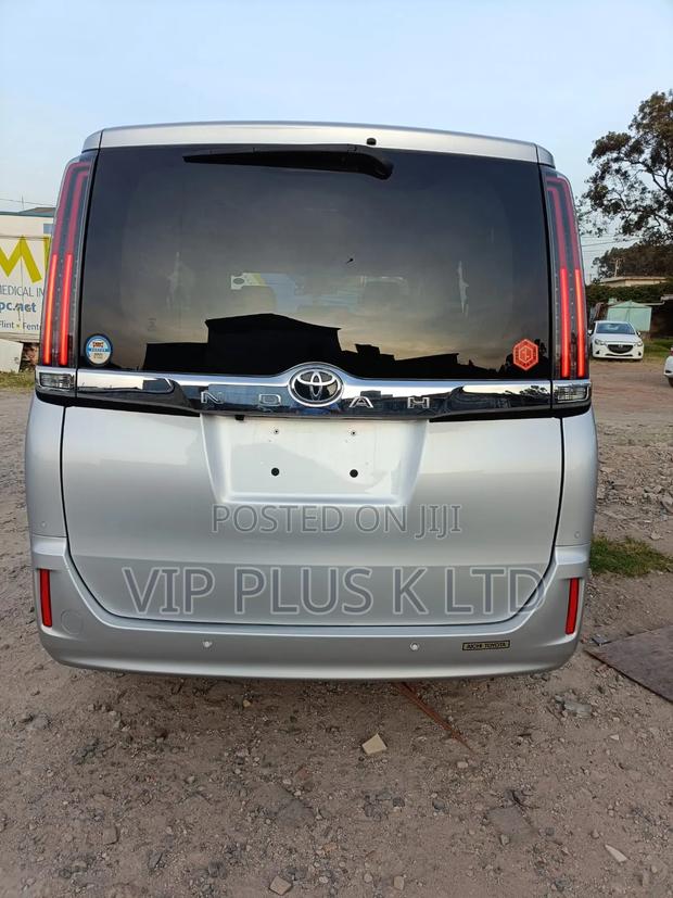 Toyota Noah 2.0 FWD (8 Seater) 2020 Silver