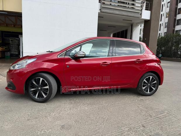Peugeot 208 2018 Red