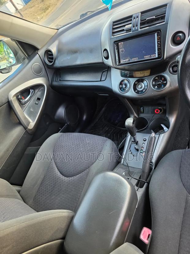 Toyota Vanguard 2011 Black
