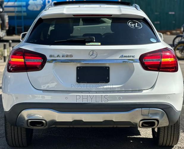 Mercedes-Benz GLA-Class 2018 White