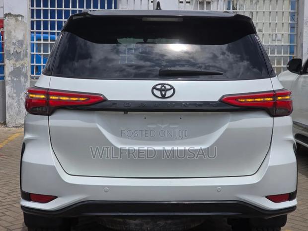 Toyota Fortuner 2.8 D AWD 2020 White