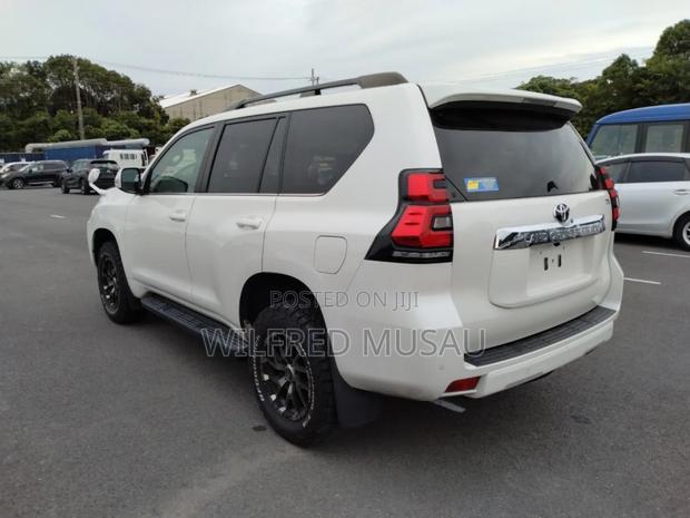 Toyota Land Cruiser Prado 2.8 2021 White