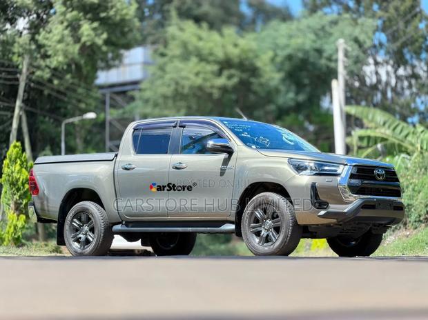 Toyota Hilux Revo Double Cab Deisel 2.4 AWD 2021 Green