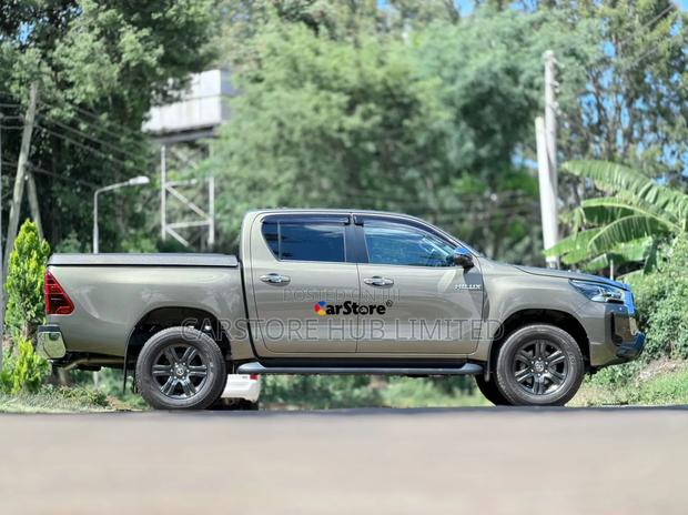 Toyota Hilux Revo Double Cab Deisel 2.4 AWD 2021 Green