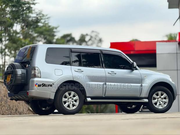 Mitsubishi Pajero V80 3.5 V6 GL/GLS 2016 Silver