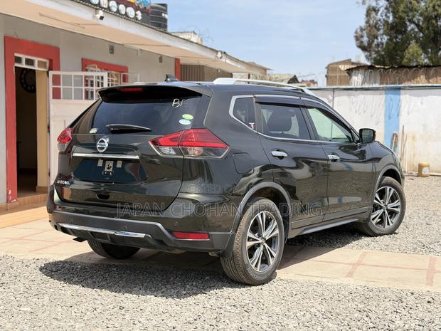 Nissan X-Trail 2.0 Petrol FWD 2018 Brown